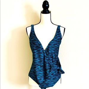 👙🏝 HOST PICK!! NWT ModCloth bathing suit